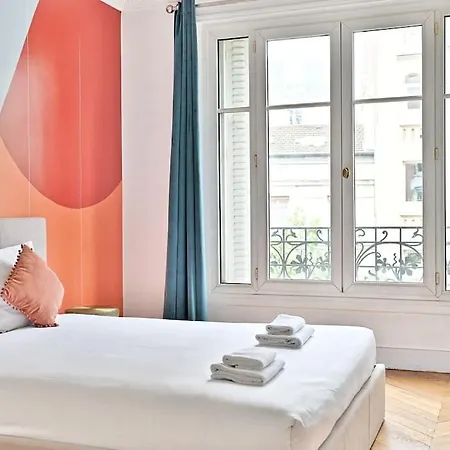 Appartement Haussmannien Lumineux Et Central-3