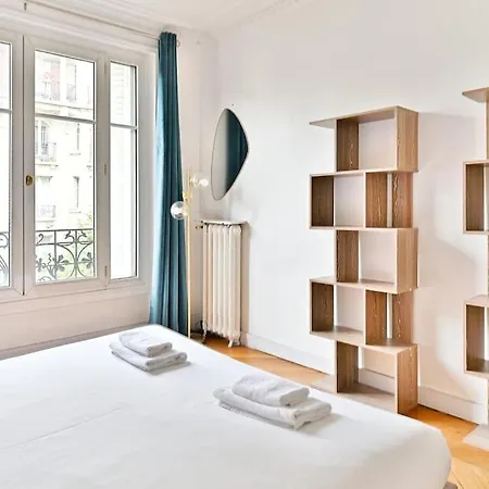 Appartement Haussmannien Lumineux Et Central-2